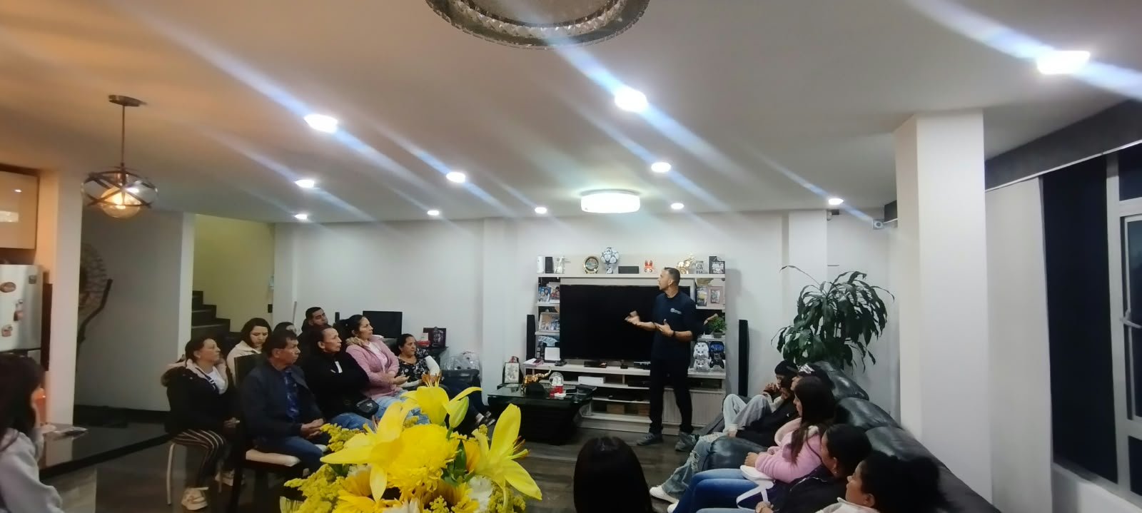 Llevando el amor de Dios de hogar en hogar: ¡Así se viven nuestros GRC (Grupo Renacer en Casa)!